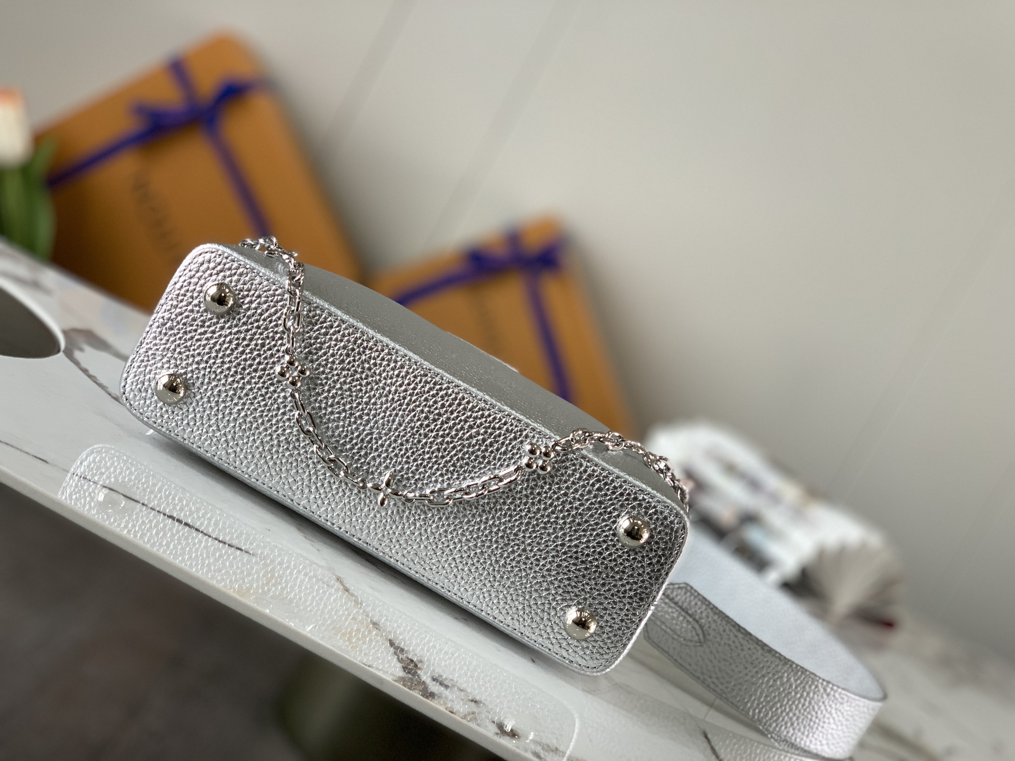 [TOP] Louis Vuitton LV Capucines Bag 26.5x17.5x9cm/31.5x20x11cm - Sliver