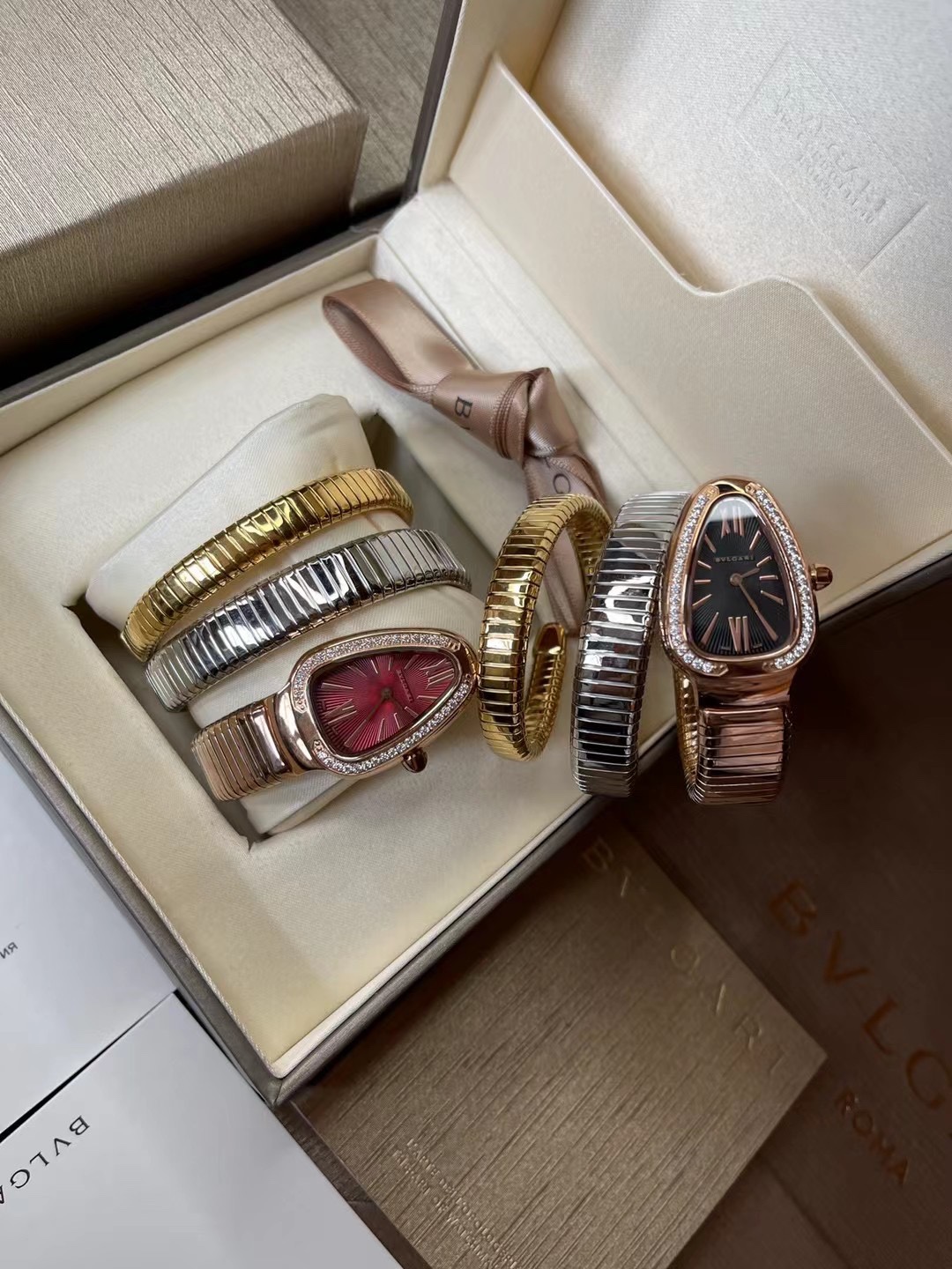 [TOP] BVLGARI Serpentin Tubogas Watch with Gradient Strap - 2 Colors