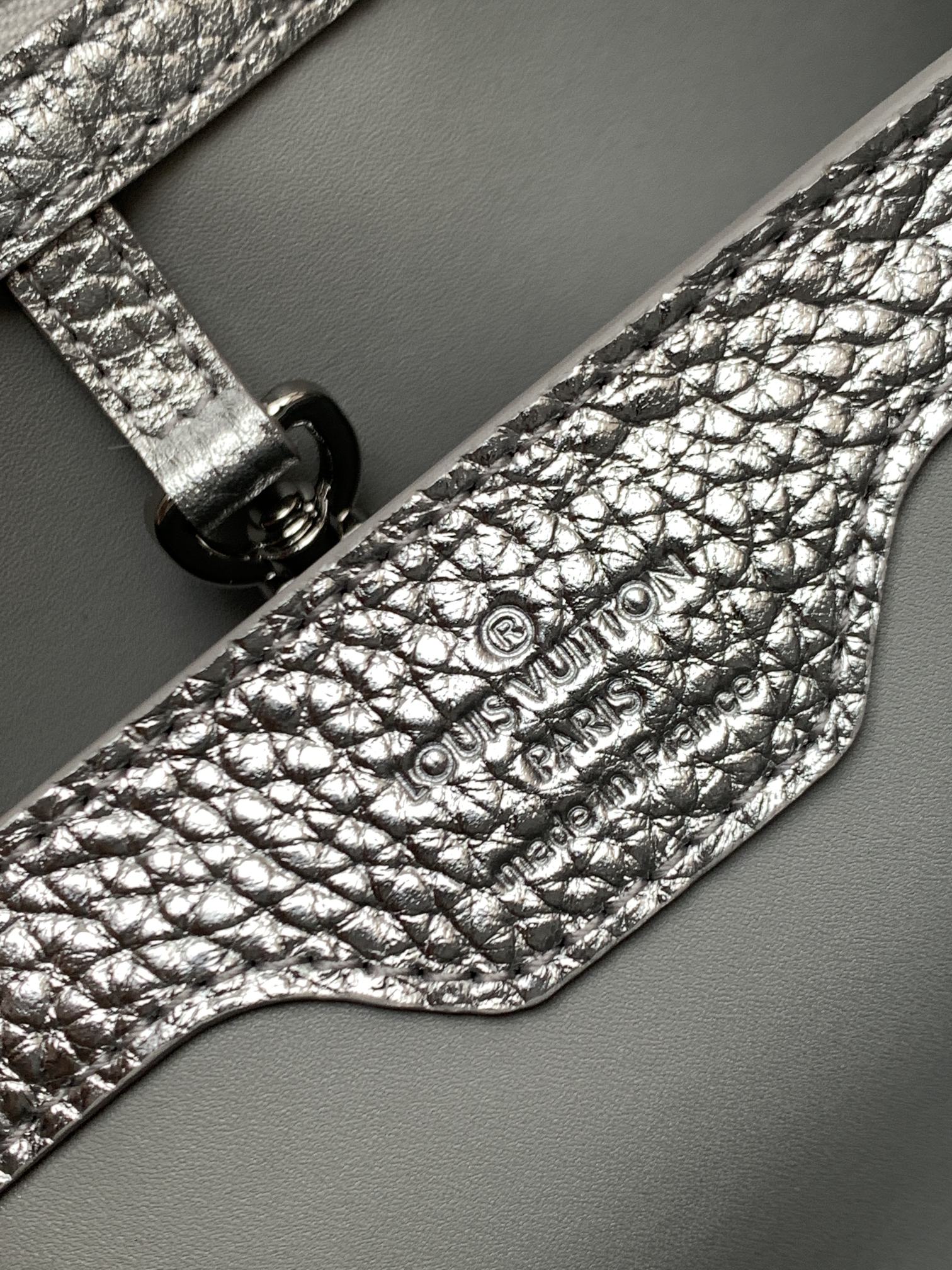 [TOP] Louis Vuitton LV Capucines Bag 26.5x17.5x9cm/31.5x20x11cm - Sliver