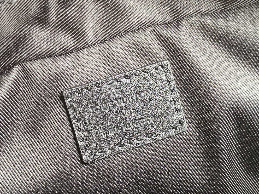 [TOP] Louis Vuitton LV Clutch Toiletry Bag in Monogram Shadow Leather 26x17x7cm - Black