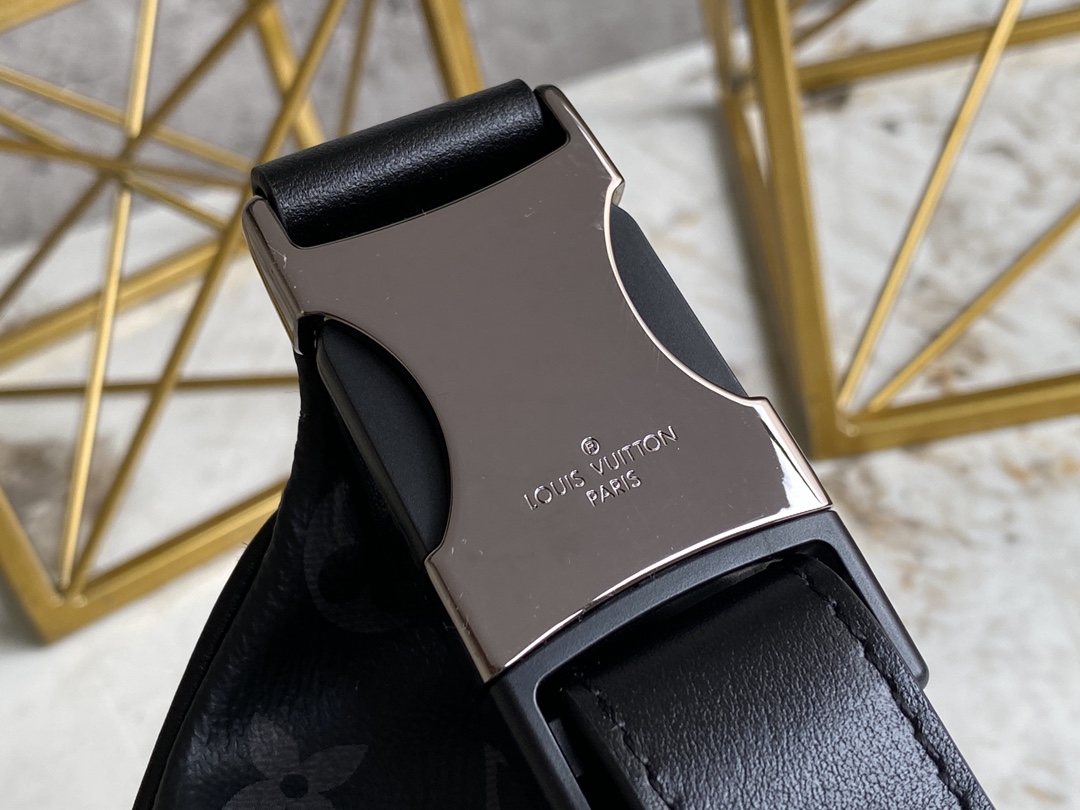 [TOP] Louis Vuitton LV Discovery Waist Bag Monogram Shadow Embossed Calfskin 47x20x9cm - Black