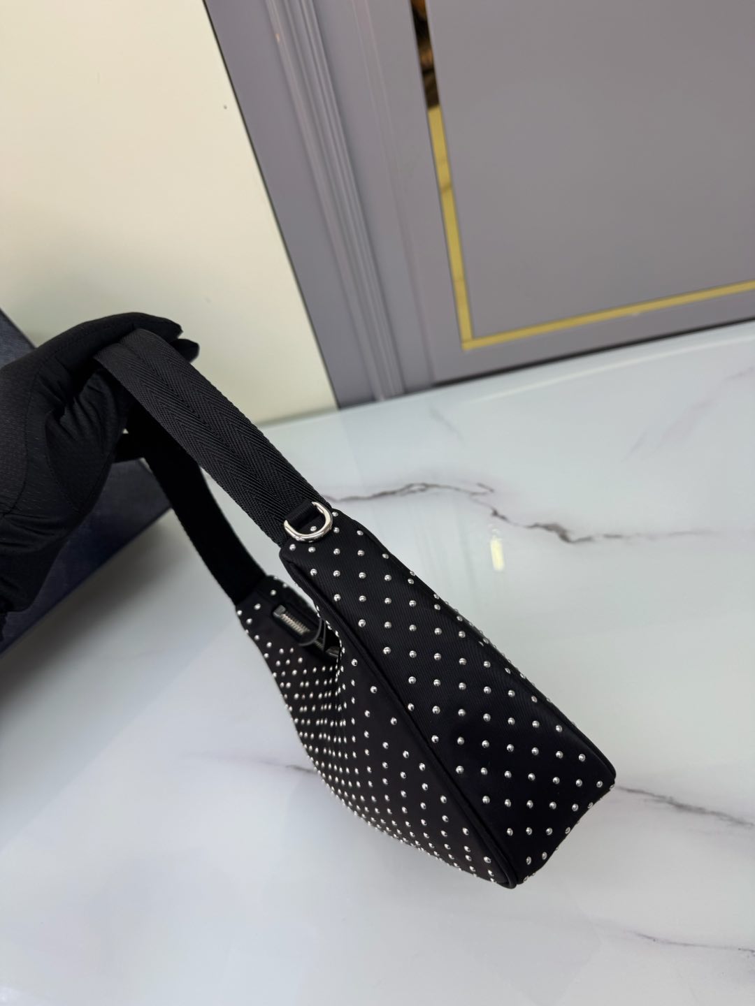 [TOP] PRADA Re-Edition 2000 Bag Hobo Underarm Bag 23x13x5cm - Black