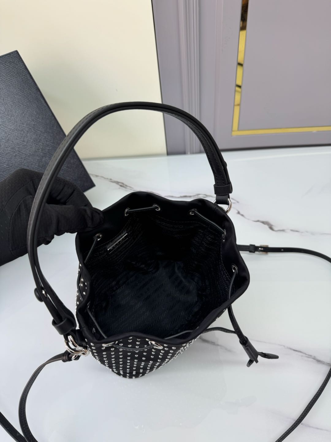 [TOP] PRADA Rivet Bucket Bag 15.5x19.5x10cm - Black