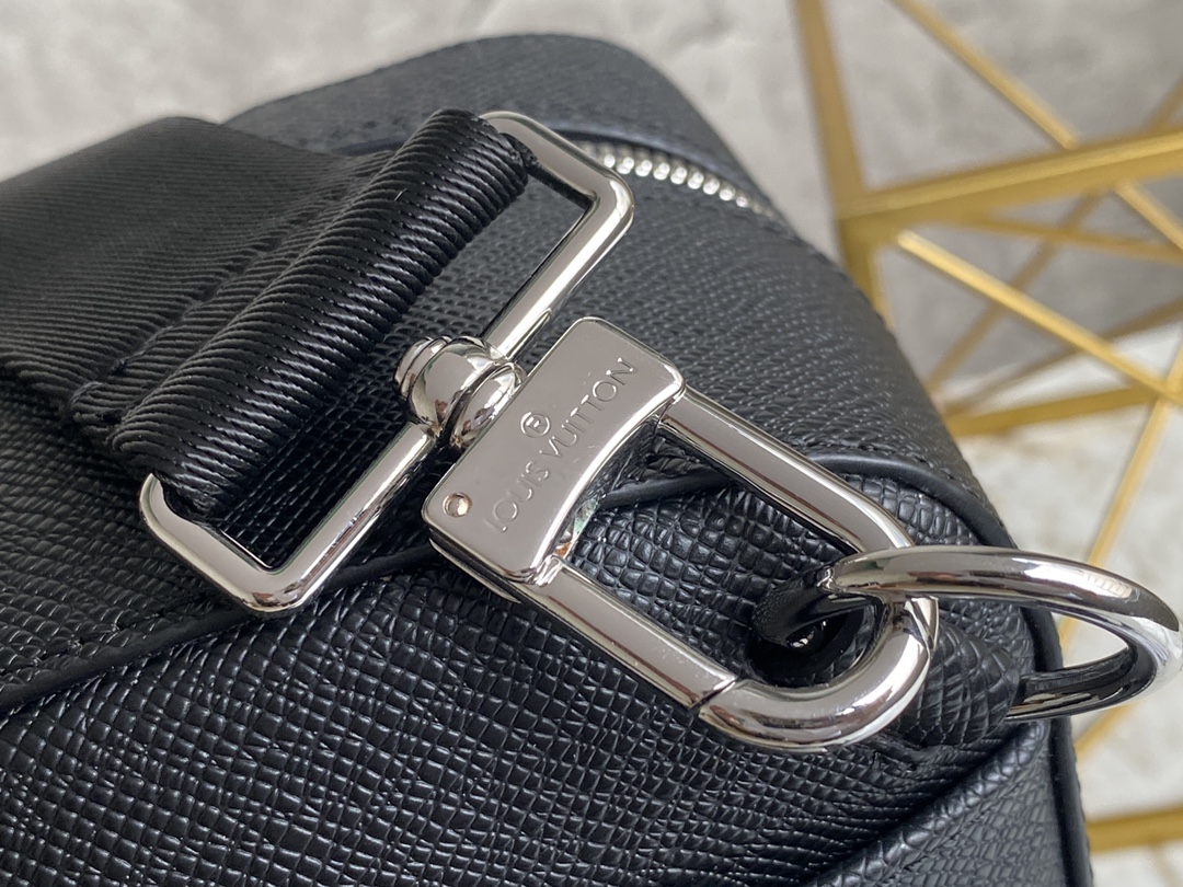 [TOP] Louis Vuitton LV Briefcase Backpack Taiga Leather 29x38.5x11cm - Black