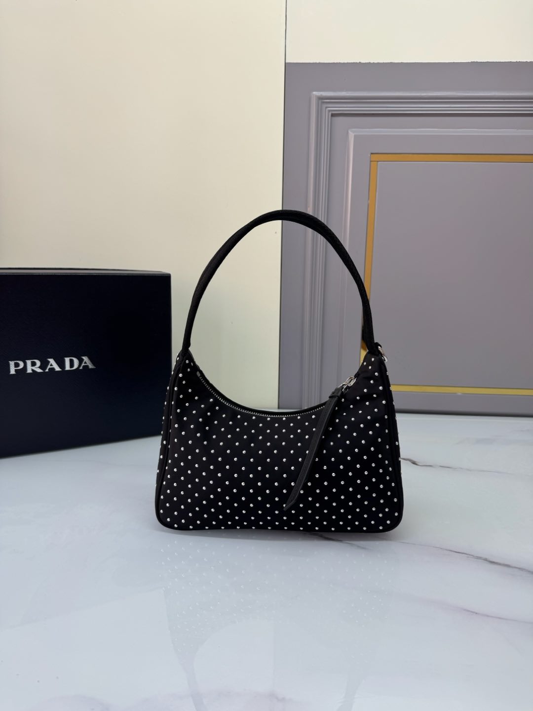 [TOP] PRADA Re-Edition 2000 Bag Hobo Underarm Bag 23x13x5cm - Black
