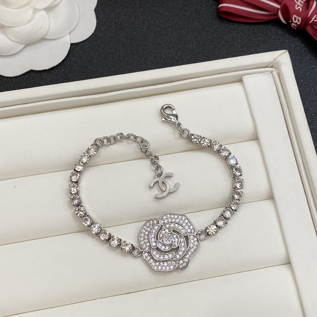 [TOP] CHANEL Camellia Bracelet - 2 Colors