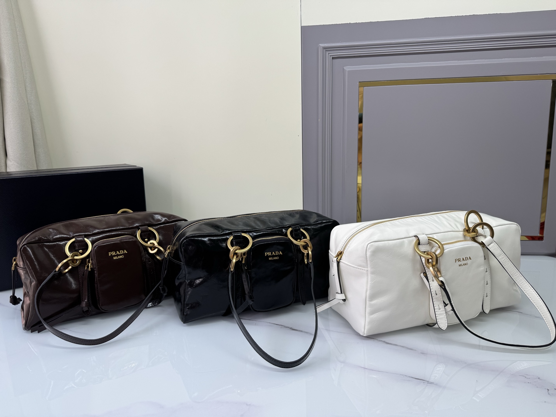 [Top] PRADA Oil Wax Leather Bag 30x14x13.5cm - 3 Colour