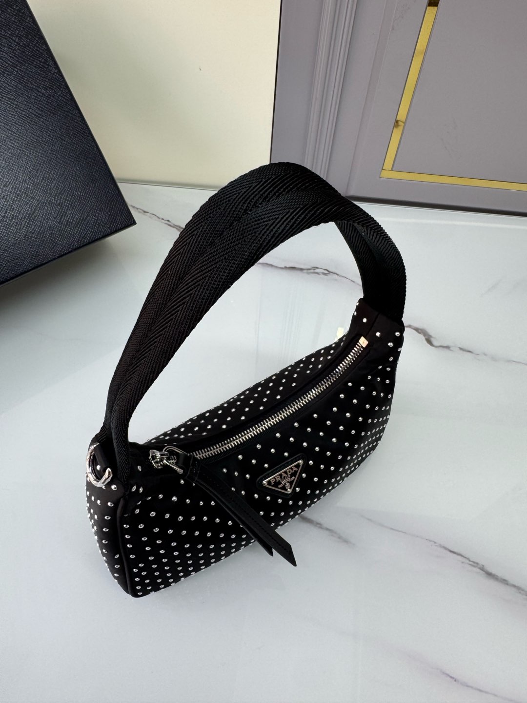 [TOP] PRADA Re-Edition 2000 Bag Hobo Underarm Bag 23x13x5cm - Black