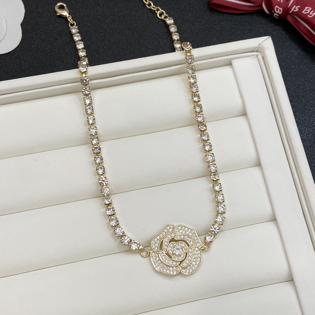 [TOP] CHANEL Camellia Necklace - 2 Colors