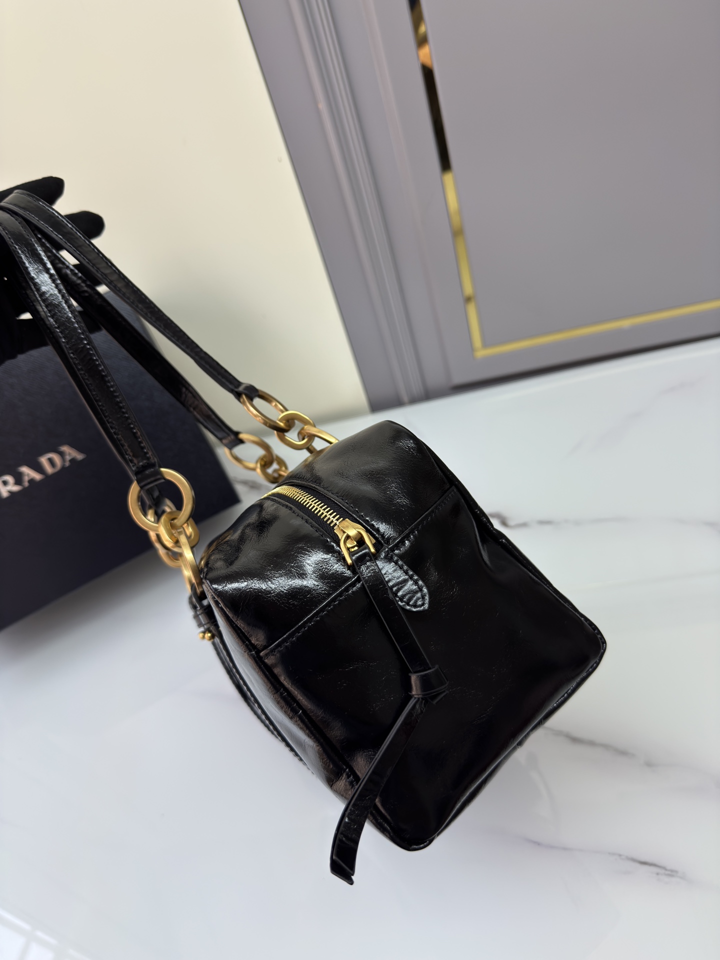 [Top] PRADA Oil Wax Leather Bag 30x14x13.5cm - 3 Colour