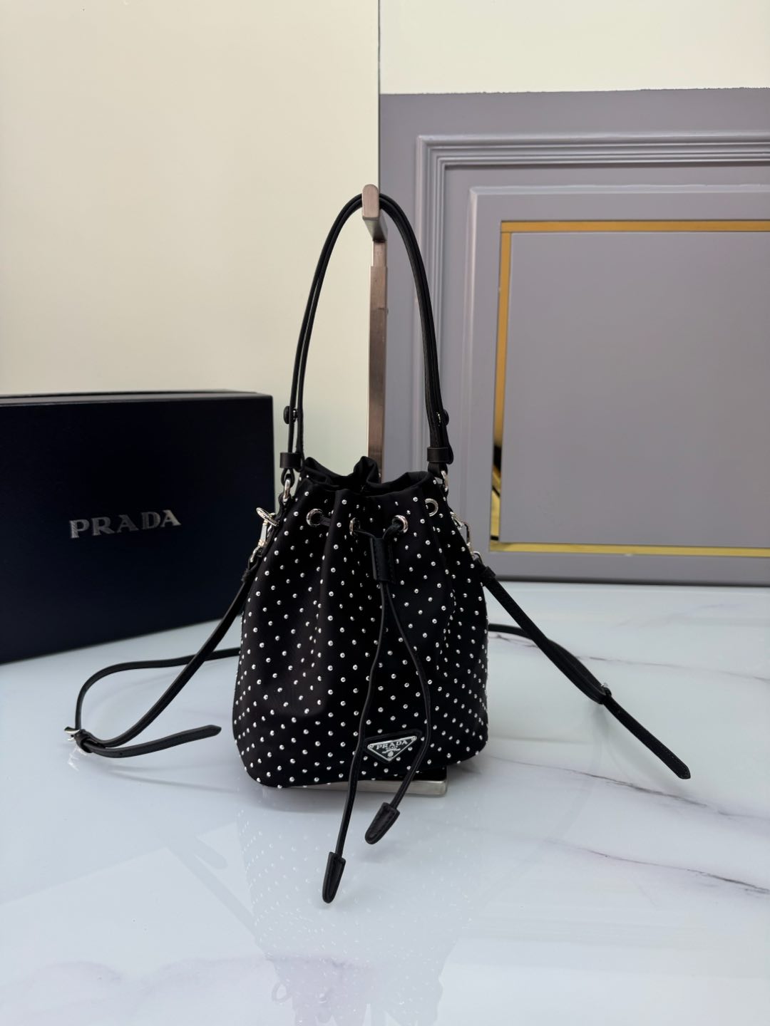 [TOP] PRADA Rivet Bucket Bag 15.5x19.5x10cm - Black