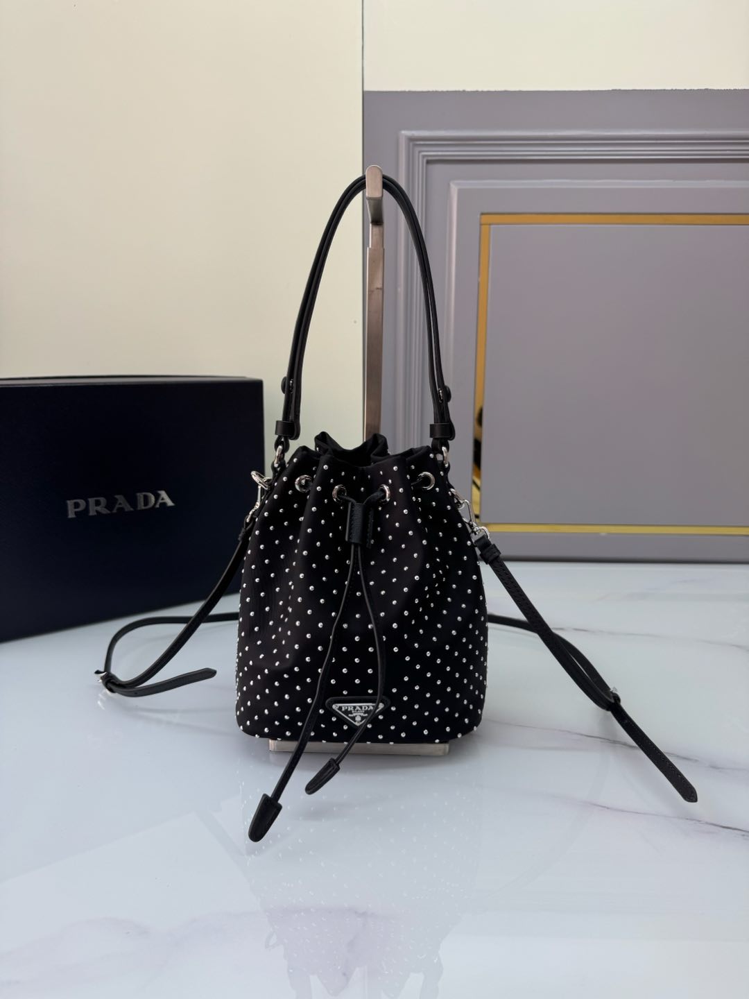 [TOP] PRADA Rivet Bucket Bag 15.5x19.5x10cm - Black