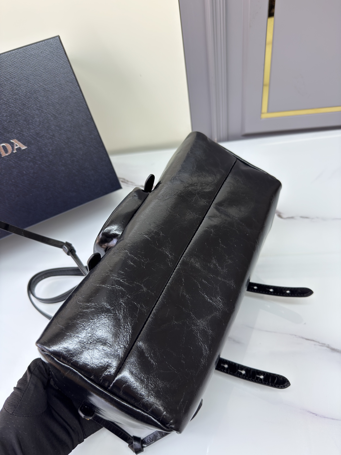 [Top] PRADA Oil Wax Leather Bag 30x14x13.5cm - 3 Colour