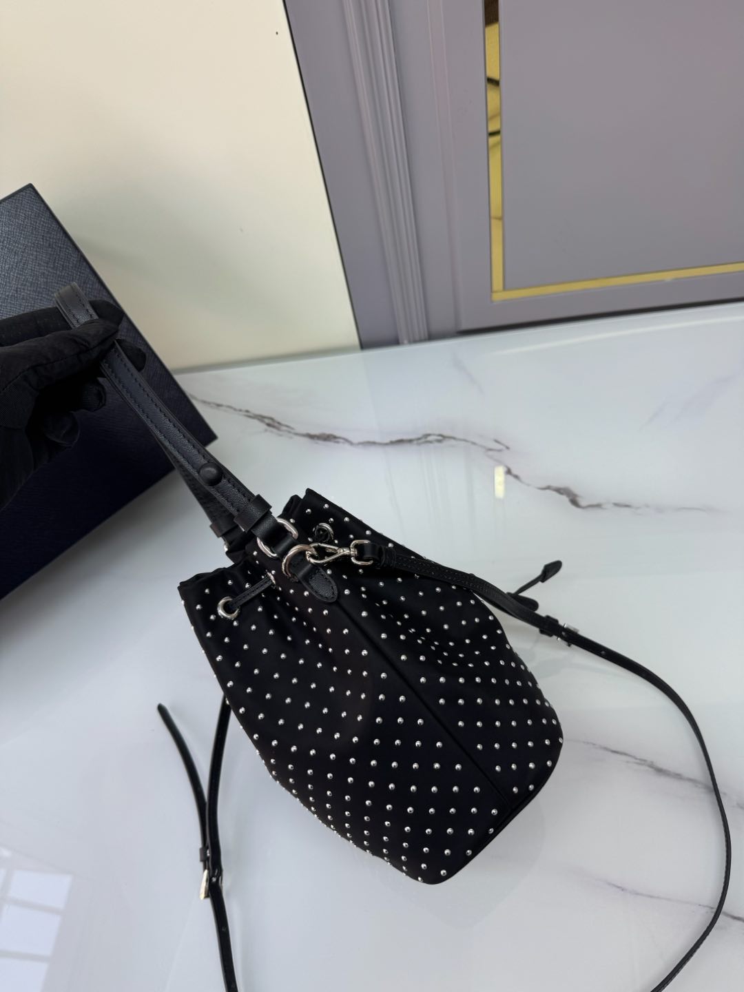 [TOP] PRADA Rivet Bucket Bag 15.5x19.5x10cm - Black