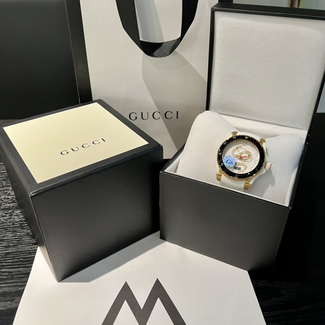 [TOP] GUCCI Watch with Snake Pattern 40mm - White
