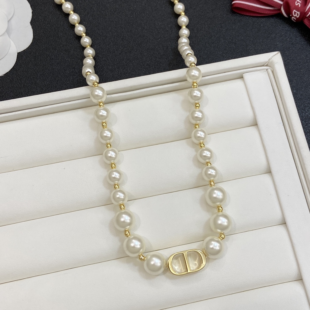 [TOP] Christian Dior Pearl Necklace - Gold