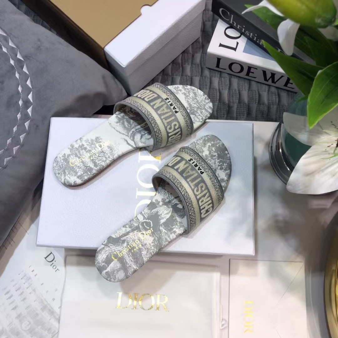 [TOP] Christian Dior CD Embroidered Sandals - Gray