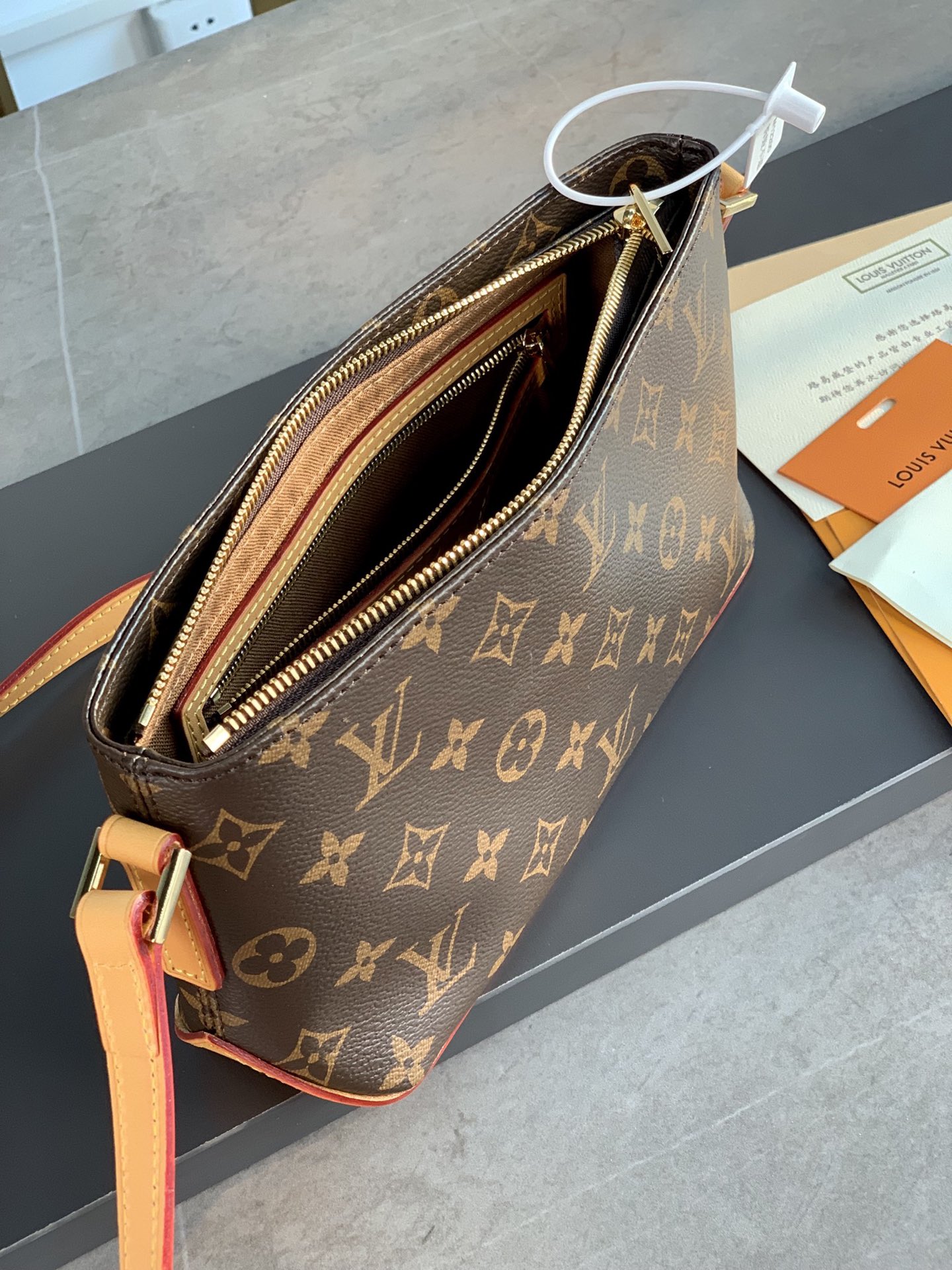 [TOP] Louis Vuitton LV Twicr Shoulder Bag Monogram 25x13x7.5cm - Brown