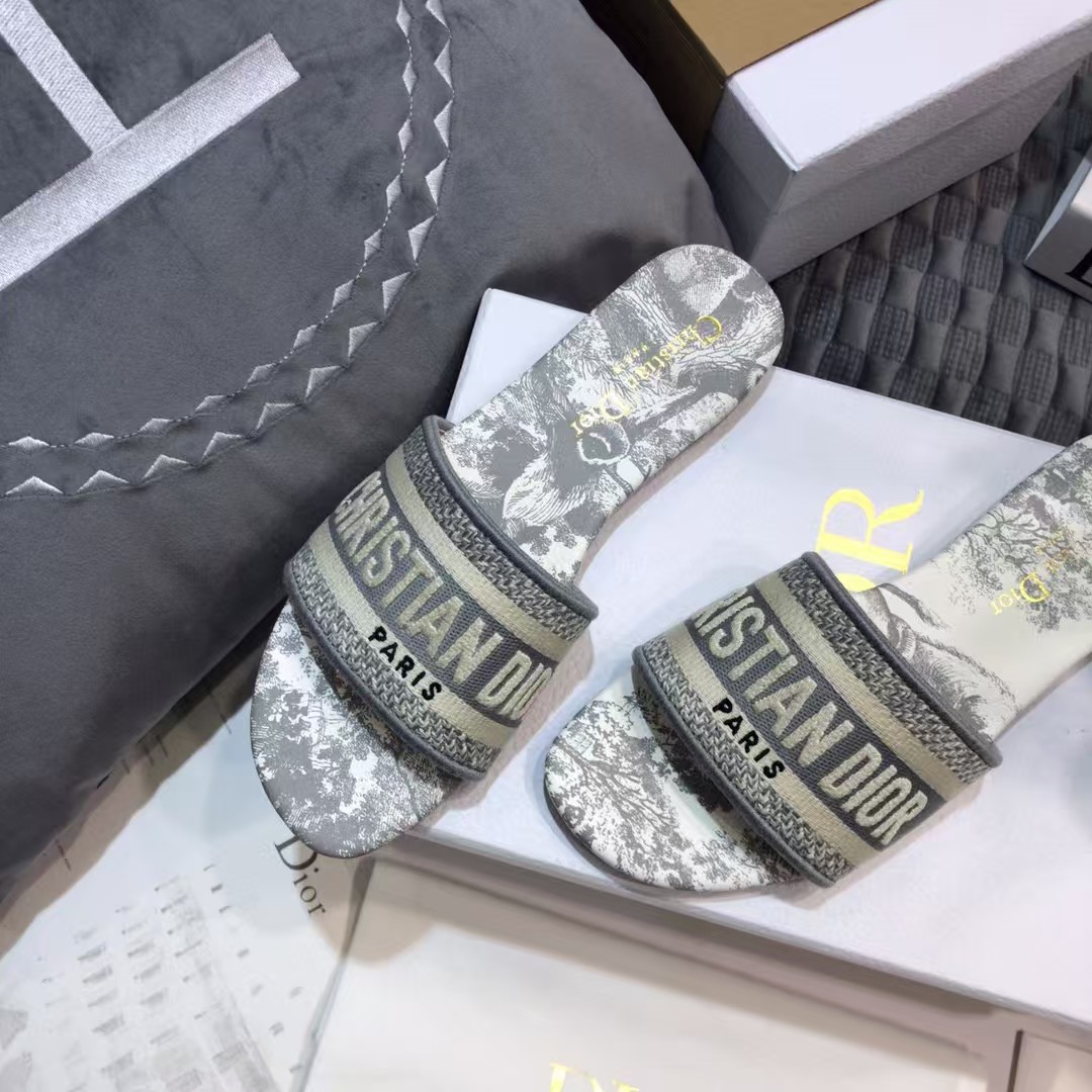 [TOP] Christian Dior CD Embroidered Sandals - Gray