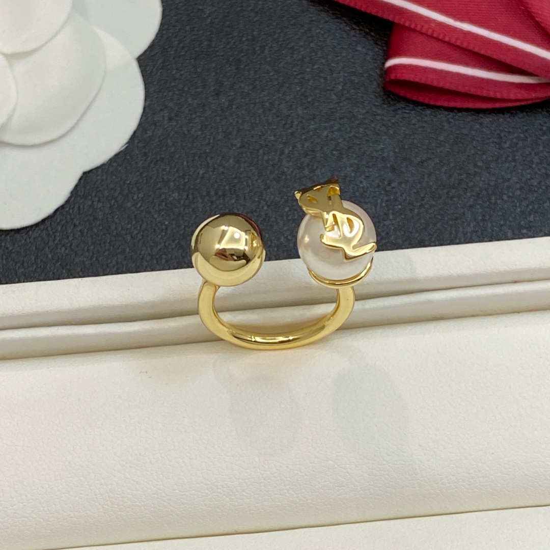 [TOP] Yves Saint Laurent YSL Ring - Gold