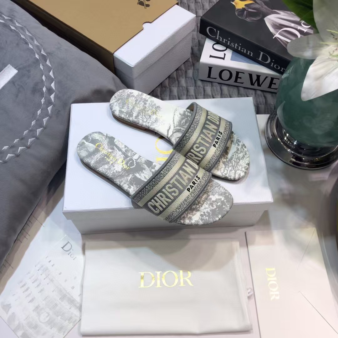 [TOP] Christian Dior CD Embroidered Sandals - Gray