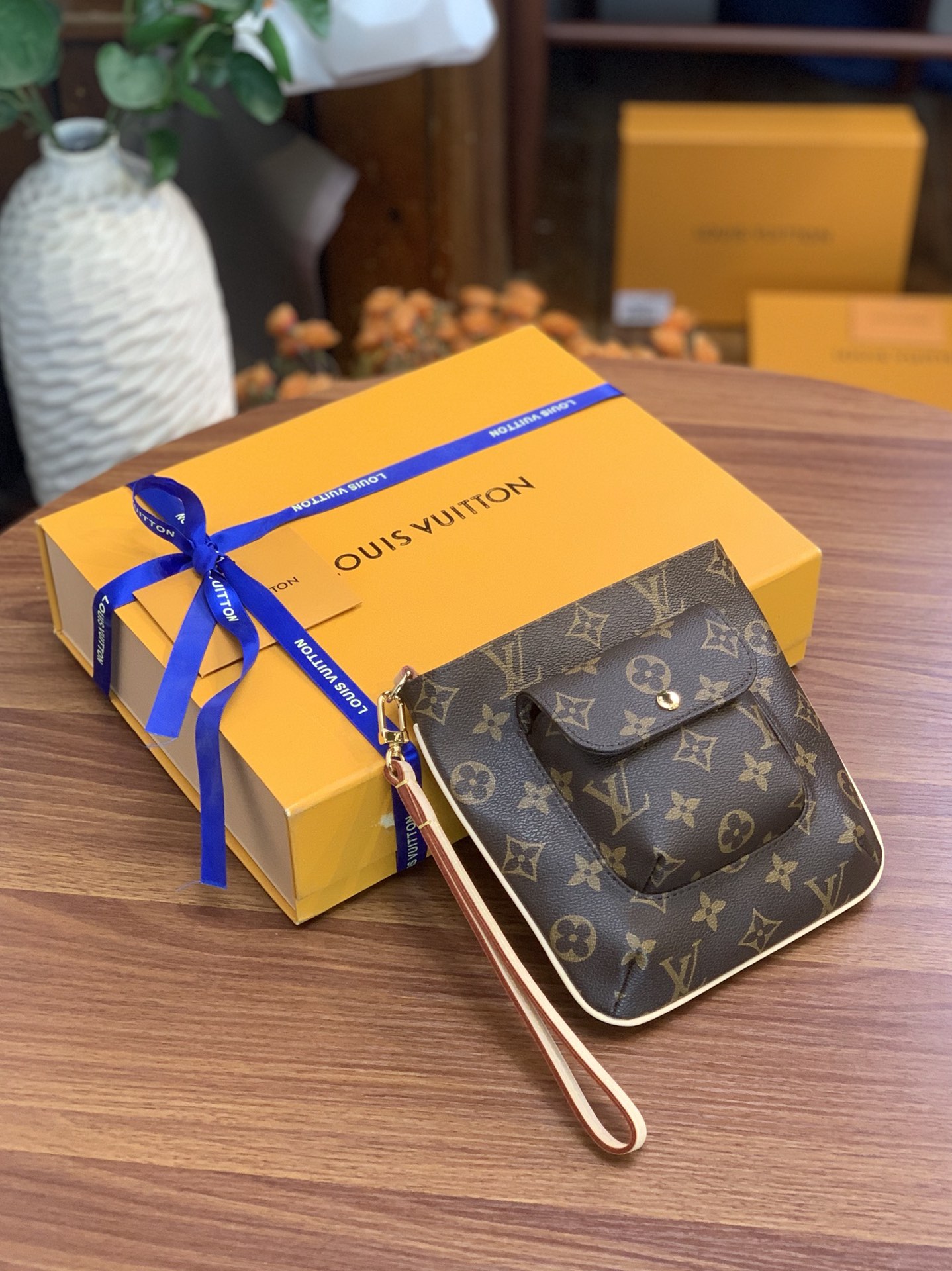 [TOP] Louis Vuitton LV Monogram Hand Bag 19x19x5cm - Brown