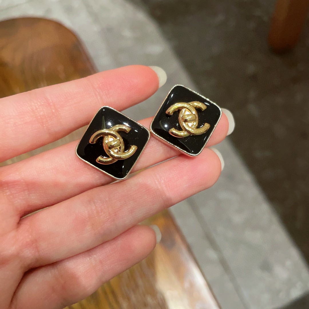 [TOP] CHANEL Earrings - 3 Colors