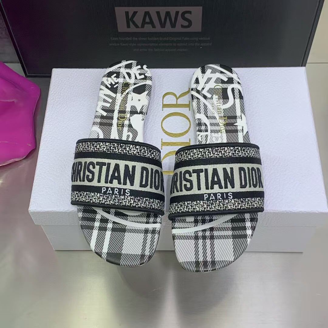 [TOP] Christian Dior CD Embroidered Sandals - Black and White