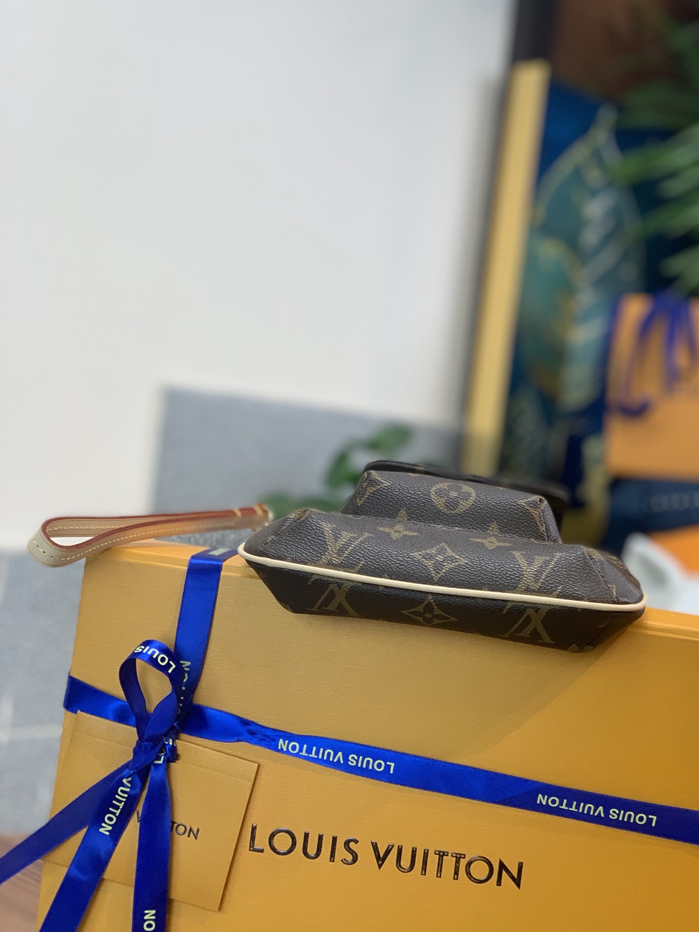 [TOP] Louis Vuitton LV Monogram Hand Bag 19x19x5cm - Brown