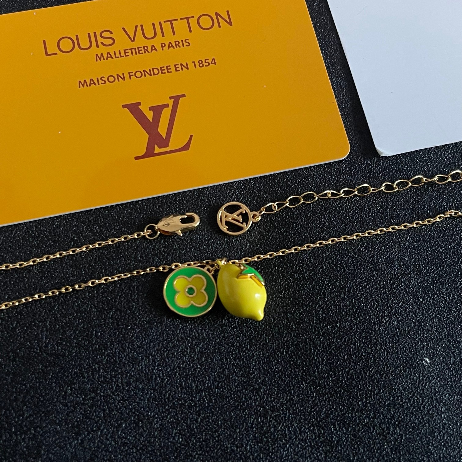 [TOP] Louis Vuitton LV Lemon Necklace - Yellow