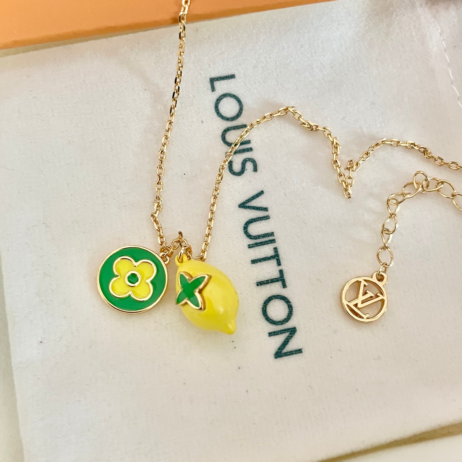 [TOP] Louis Vuitton LV Lemon Necklace - Yellow