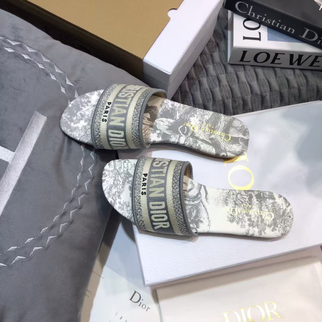 [TOP] Christian Dior CD Embroidered Sandals - Gray