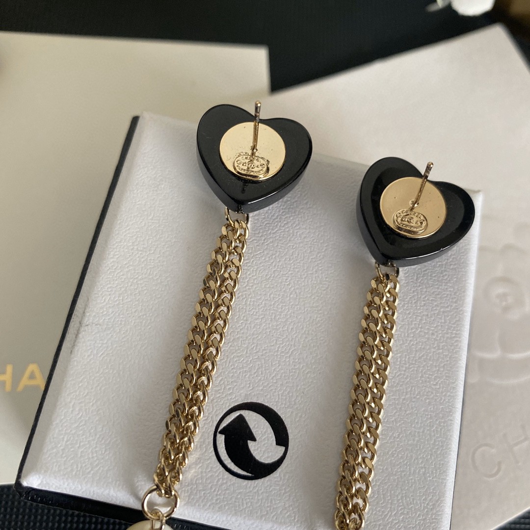 [TOP] CHANEL CC Earrings- Black