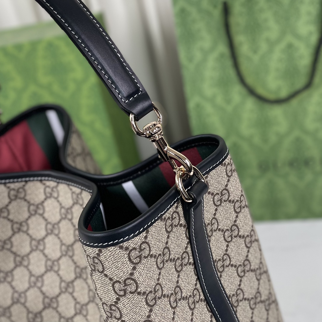 [TOP] GUCCI GG Emblen Bucket Bag 25x25x15.5cm - 2 Colour