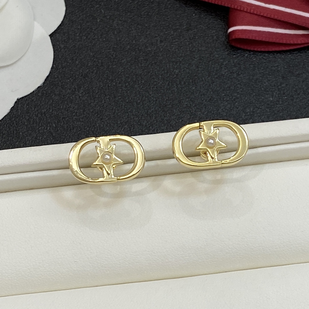 [TOP] Christian Dior Earrings - Gold