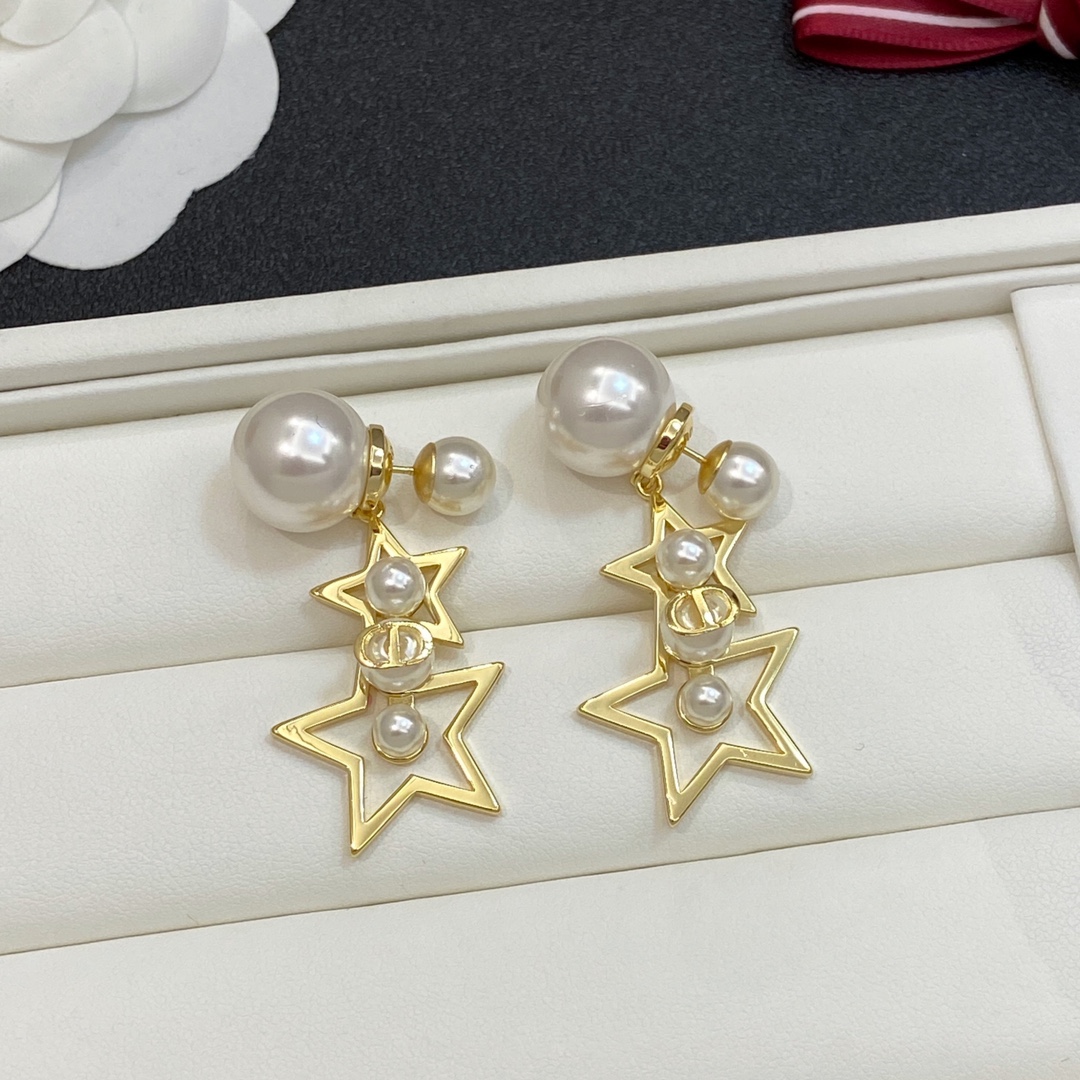 [TOP] Christian Dior Earrings - Gold