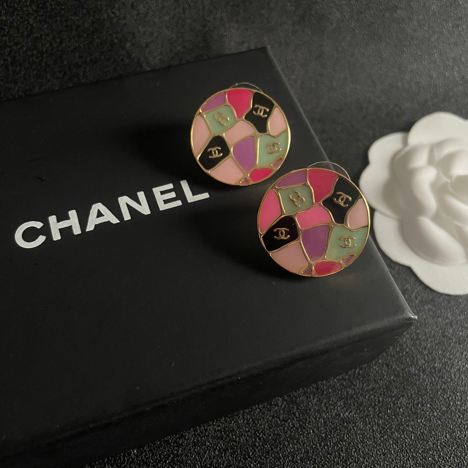 [TOP] CHANEL CC Earrings- Black and Pink