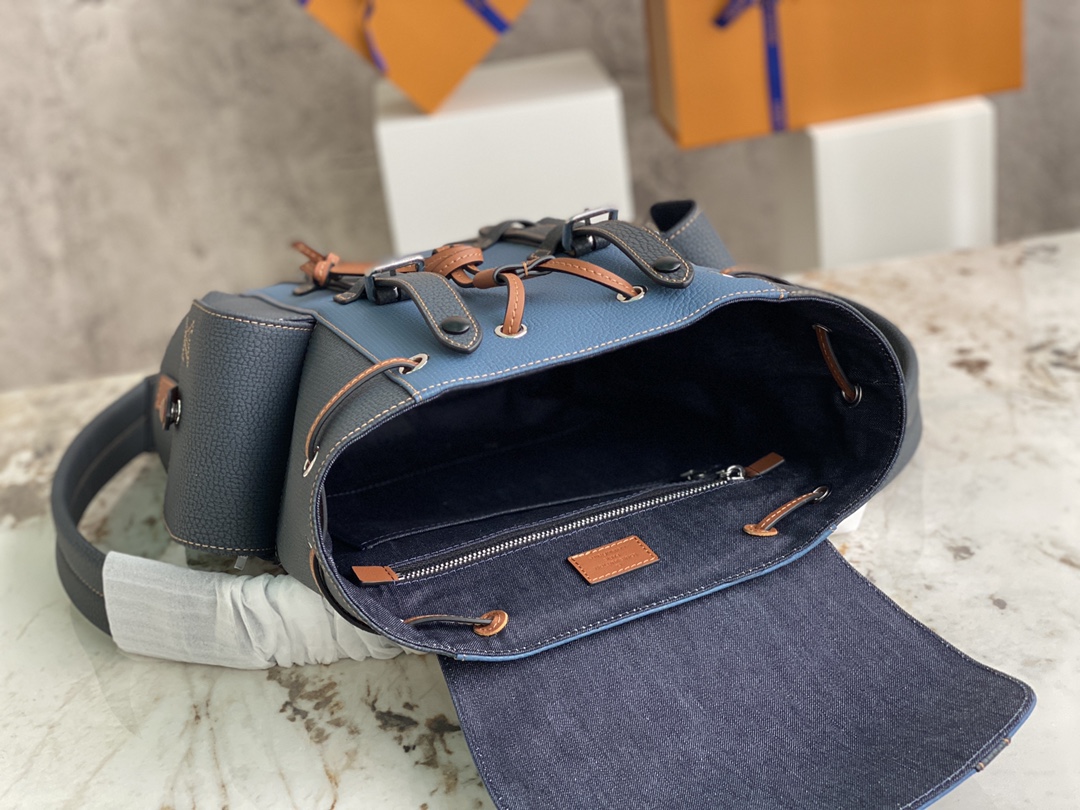 [TOP] Louis Vuitton LV Men's Christopher Backpack Taurillon Leather 32x39x12cm - Denim