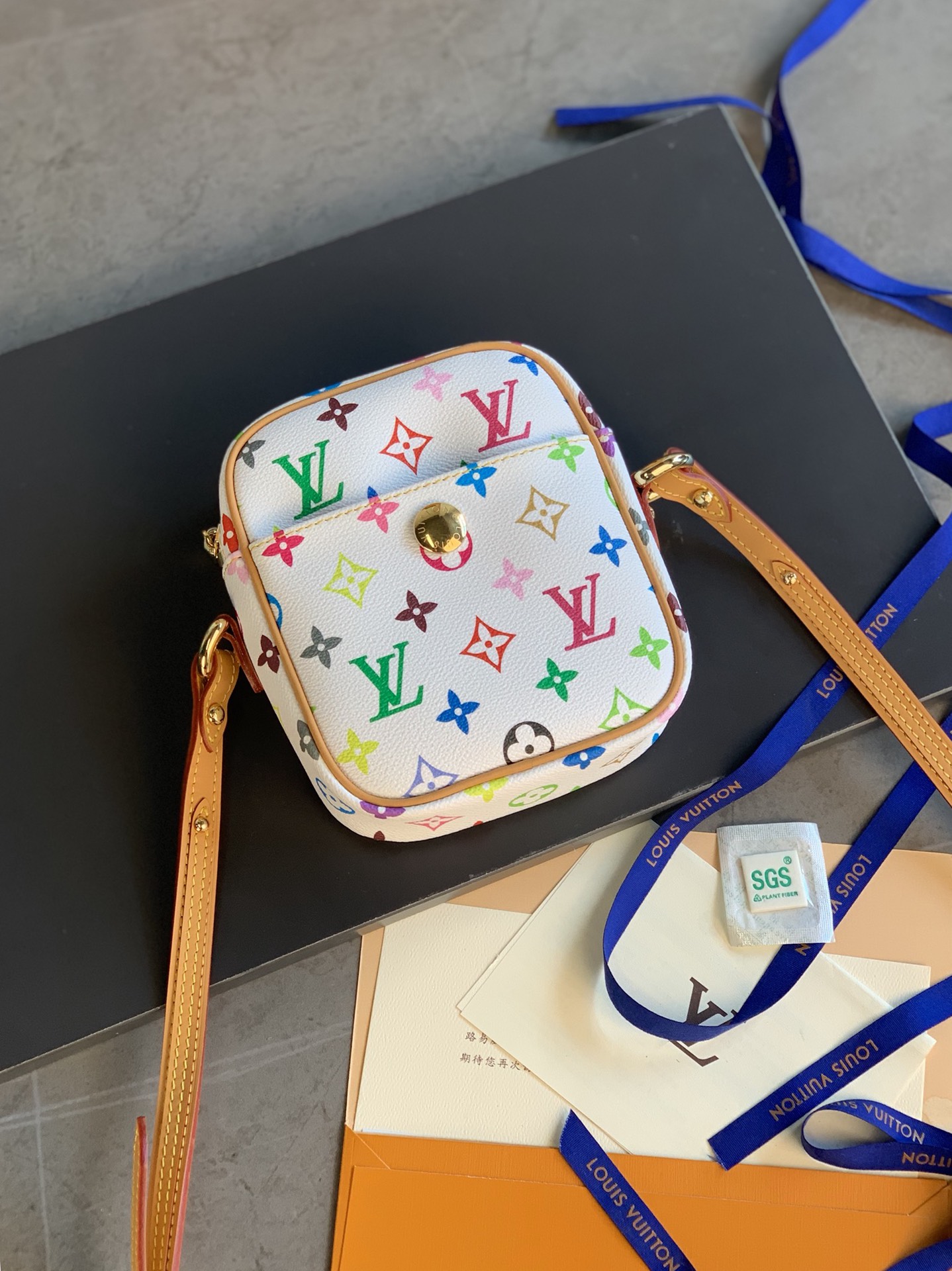 [TOP] Louis Vuitton LV Mini Bag with Colorful Logos 16x13.5x4.5cm - 2 Color