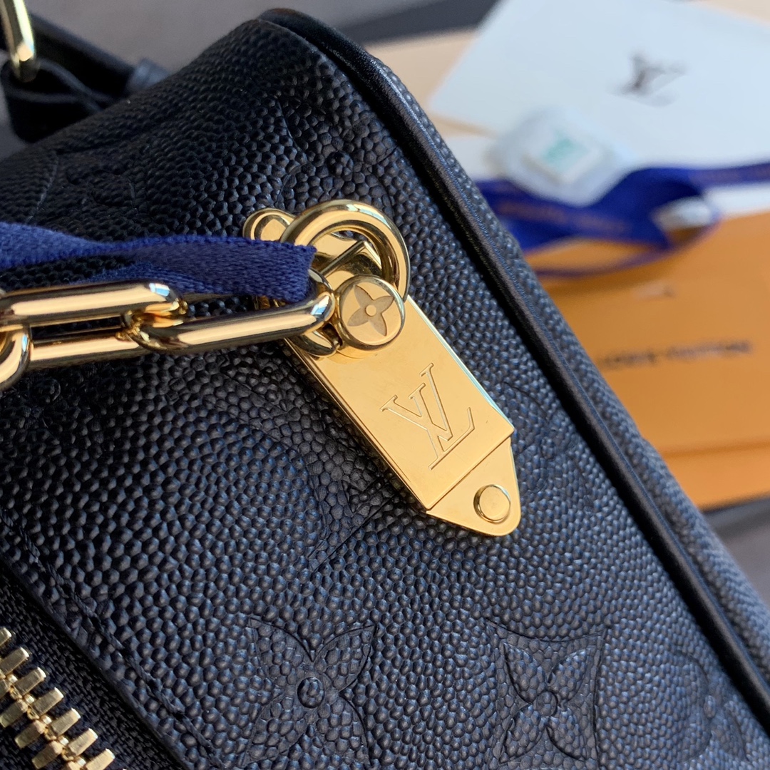 [TOP] Louis Vuitton LV X NBA Cloakroom Dopp Kit Bag Monogram Embossed Leather 15x24x15cm - Black