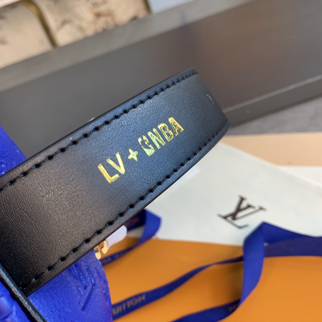 [TOP] Louis Vuitton LV X NBA Dopp Kit Bag Monogram Embossed Taurillon Leather 15x24x15cm - Blue