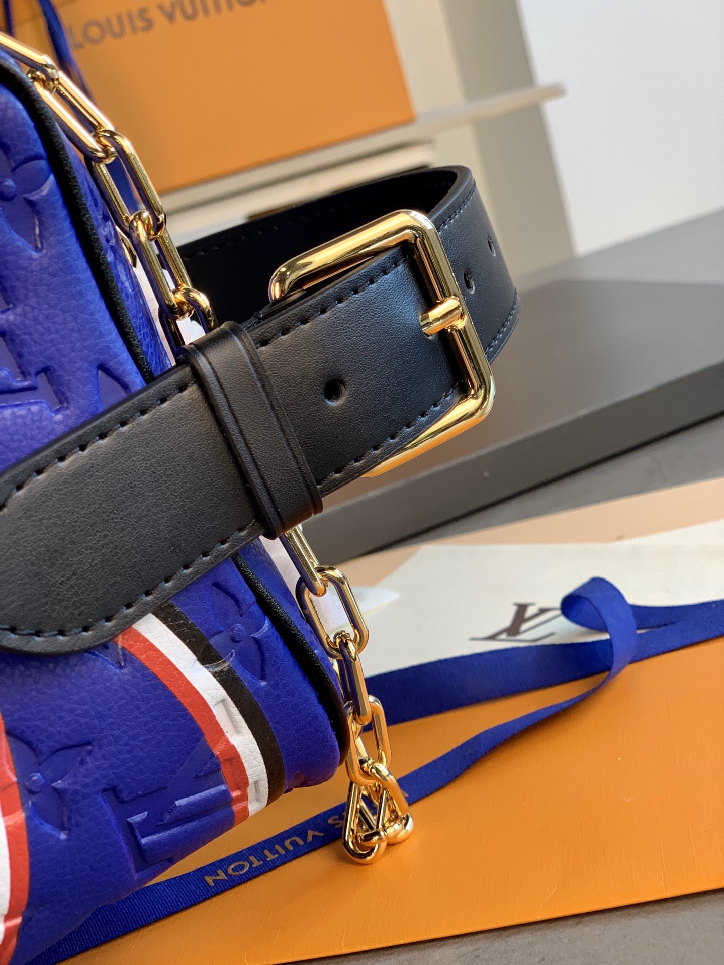 [TOP] Louis Vuitton LV X NBA Dopp Kit Bag Monogram Embossed Taurillon Leather 15x24x15cm - Blue