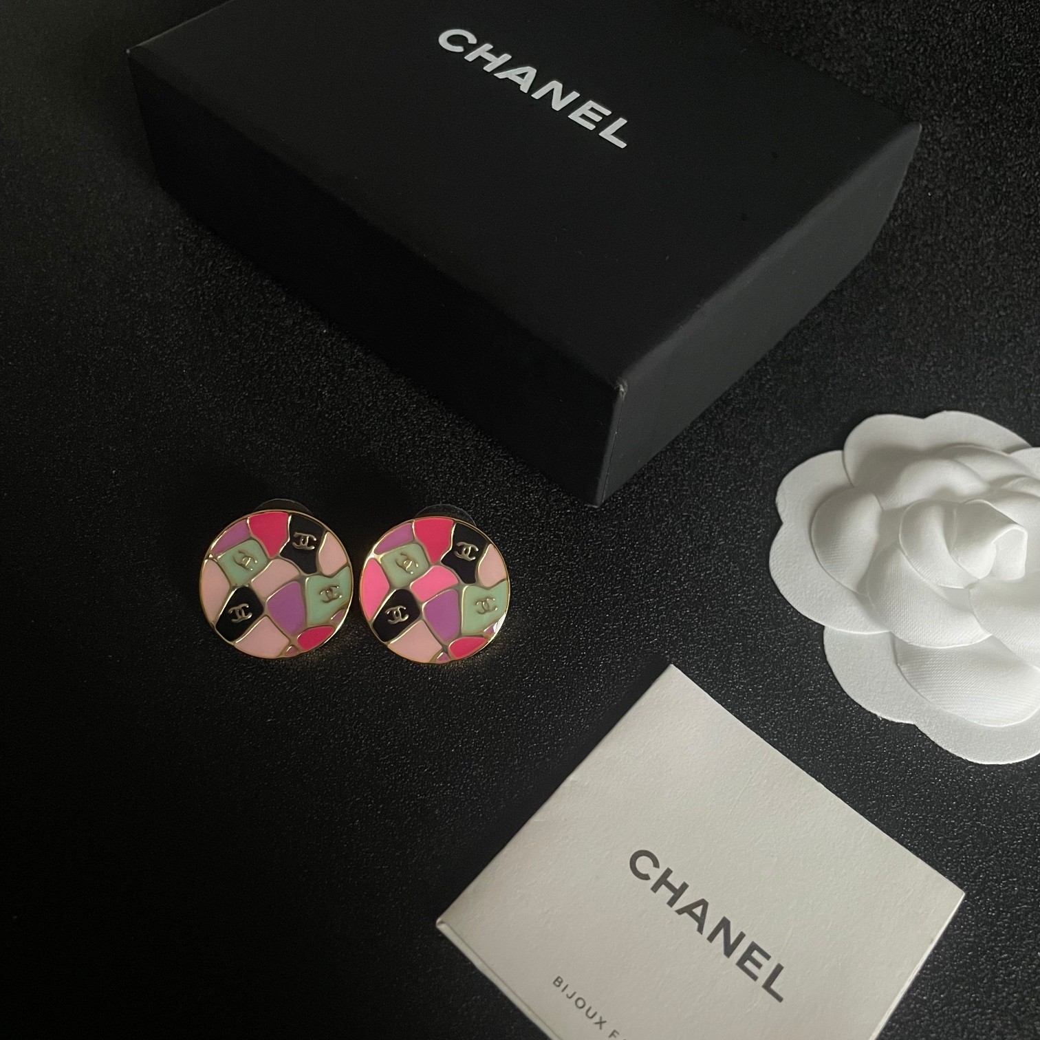 [TOP] CHANEL CC Earrings- Black and Pink