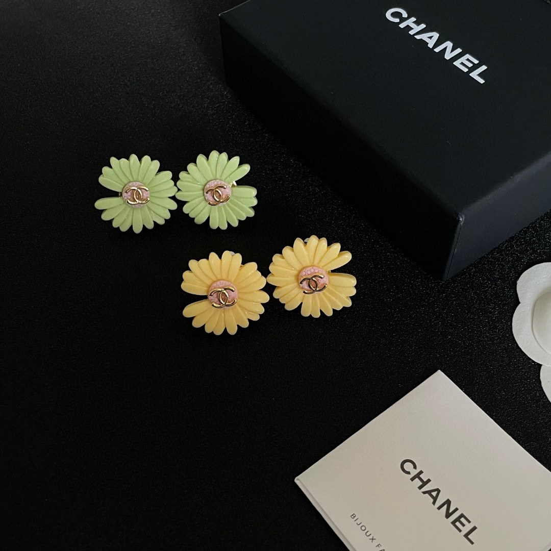[TOP] CHANEL CC Earrings- 2 Colors