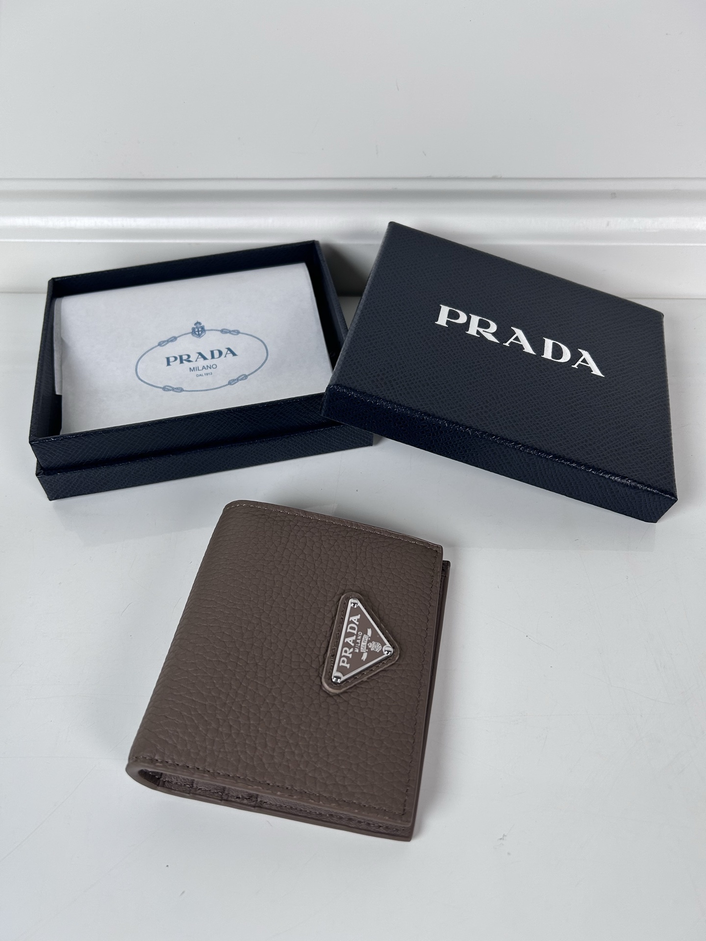 [TOP] PRADA Short Wallet 9×10cm - Brown