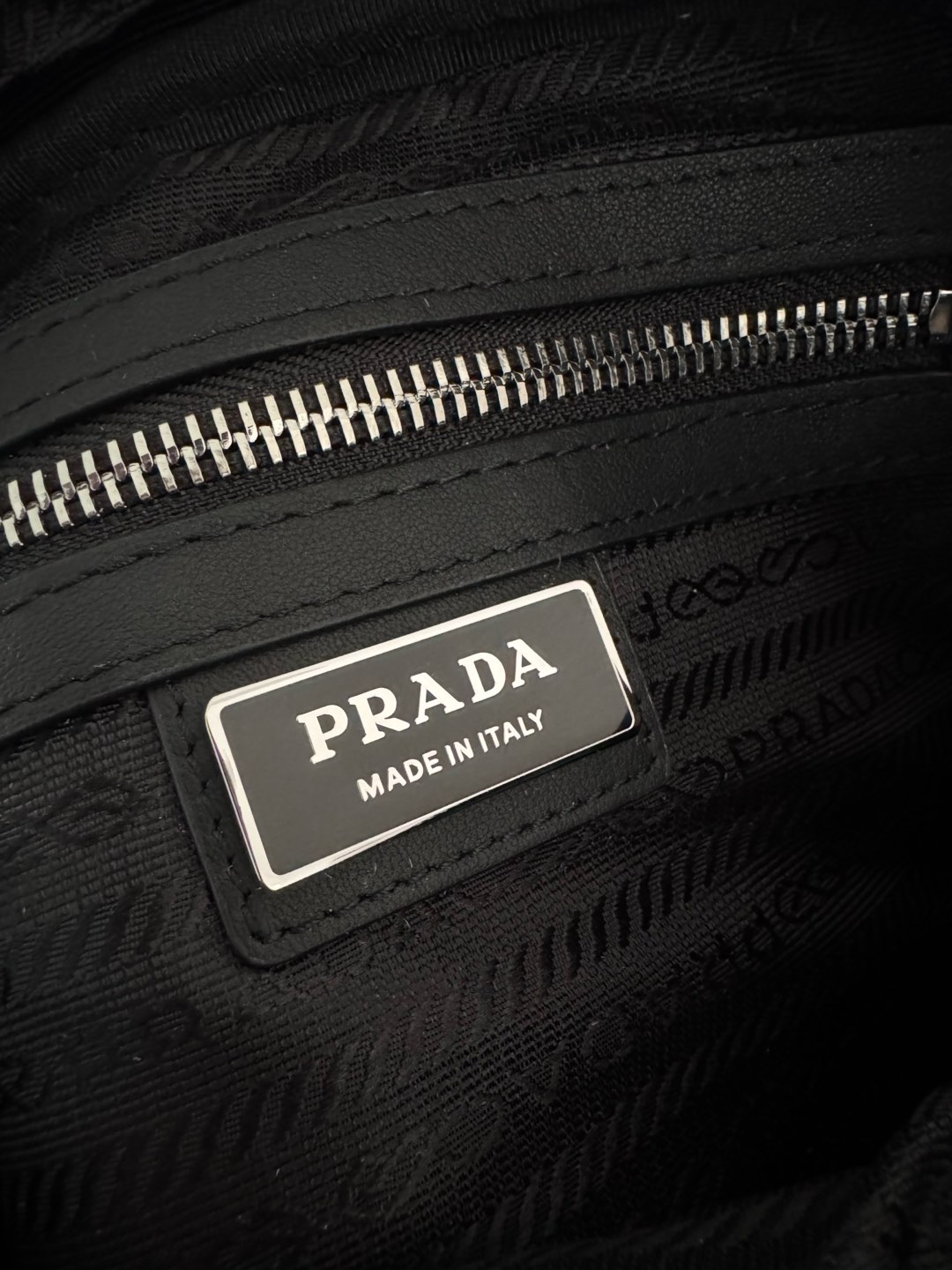 [Top] PRADA Chest Pack Bags 19.5*13.5*6cm - Black