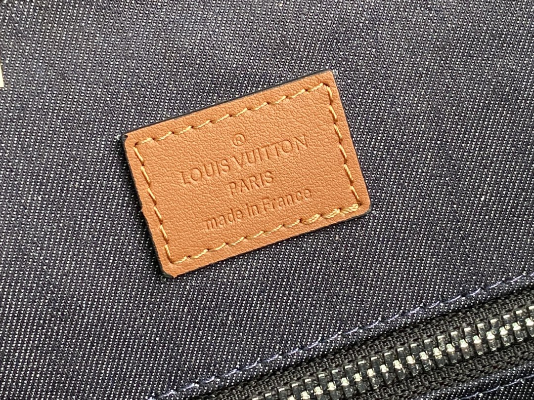 [TOP] Louis Vuitton LV Men's Christopher Backpack Taurillon Leather 32x39x12cm - Denim