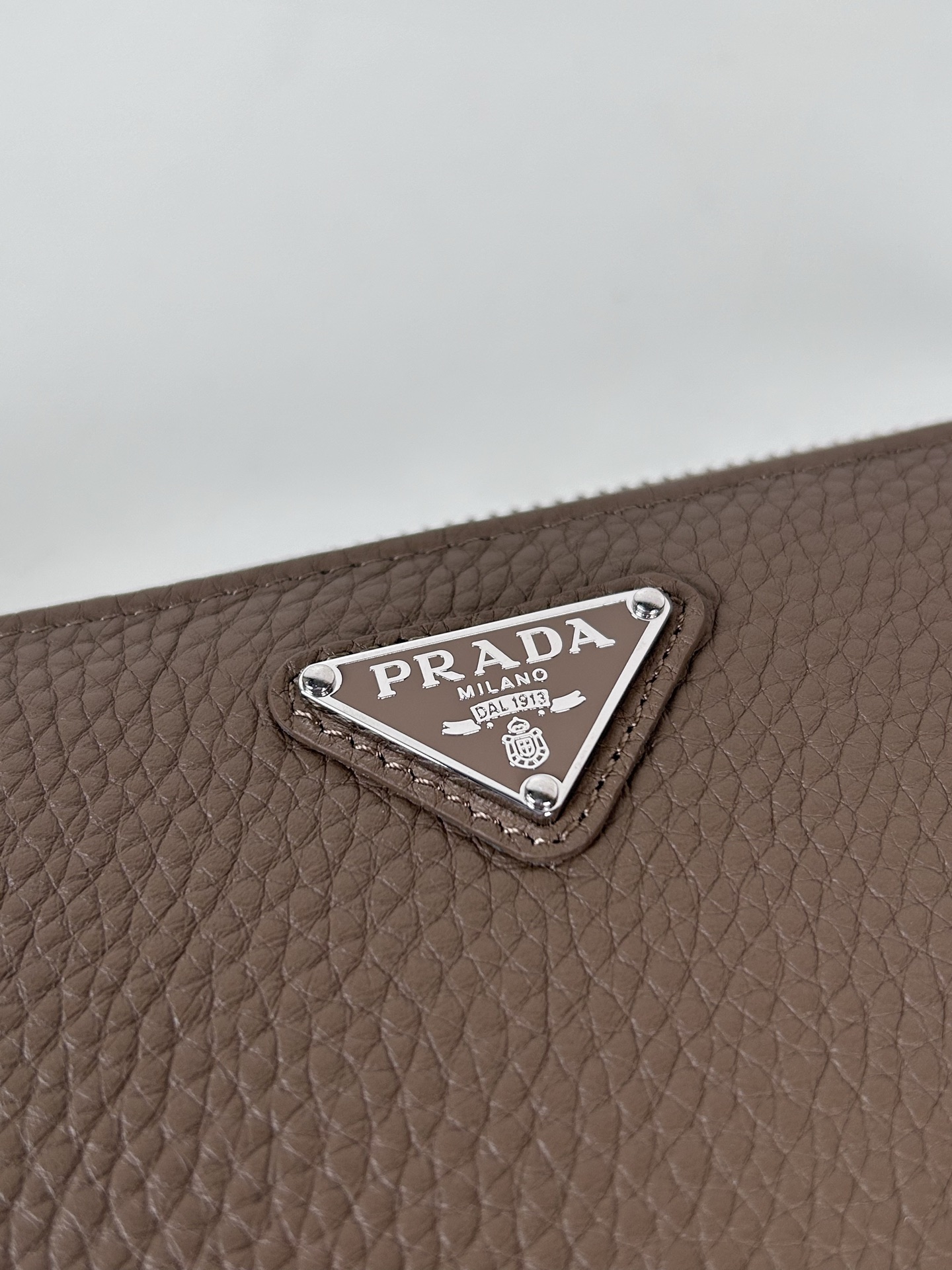 [TOP] PRADA Medium Wallet 20cm×10.3cm - Brown