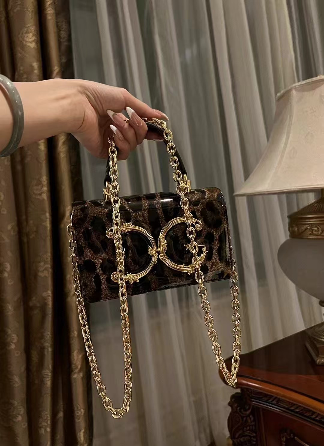 [TOP] Dolce & Gabbana D&G Handle Bag Patent Leopard 18x10x5cm - Black