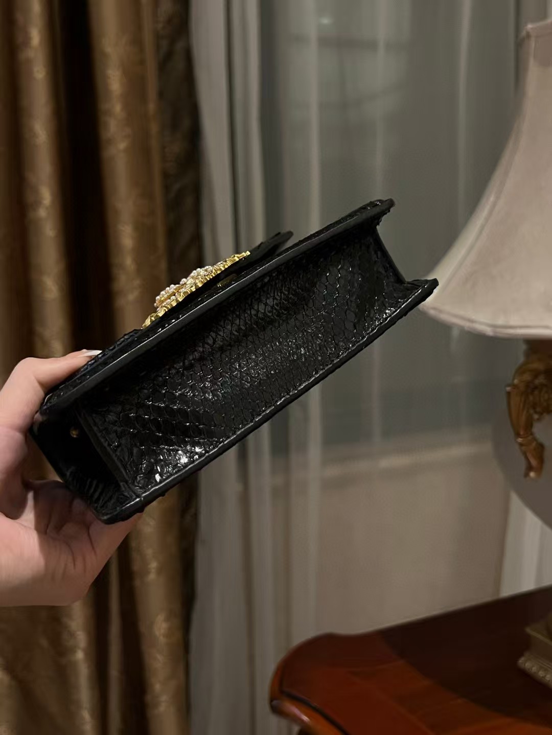 [TOP] Dolce & Gabbana D&G Devotion Tote Handle Bag Snake Skin 19x13.5x5cm - Black